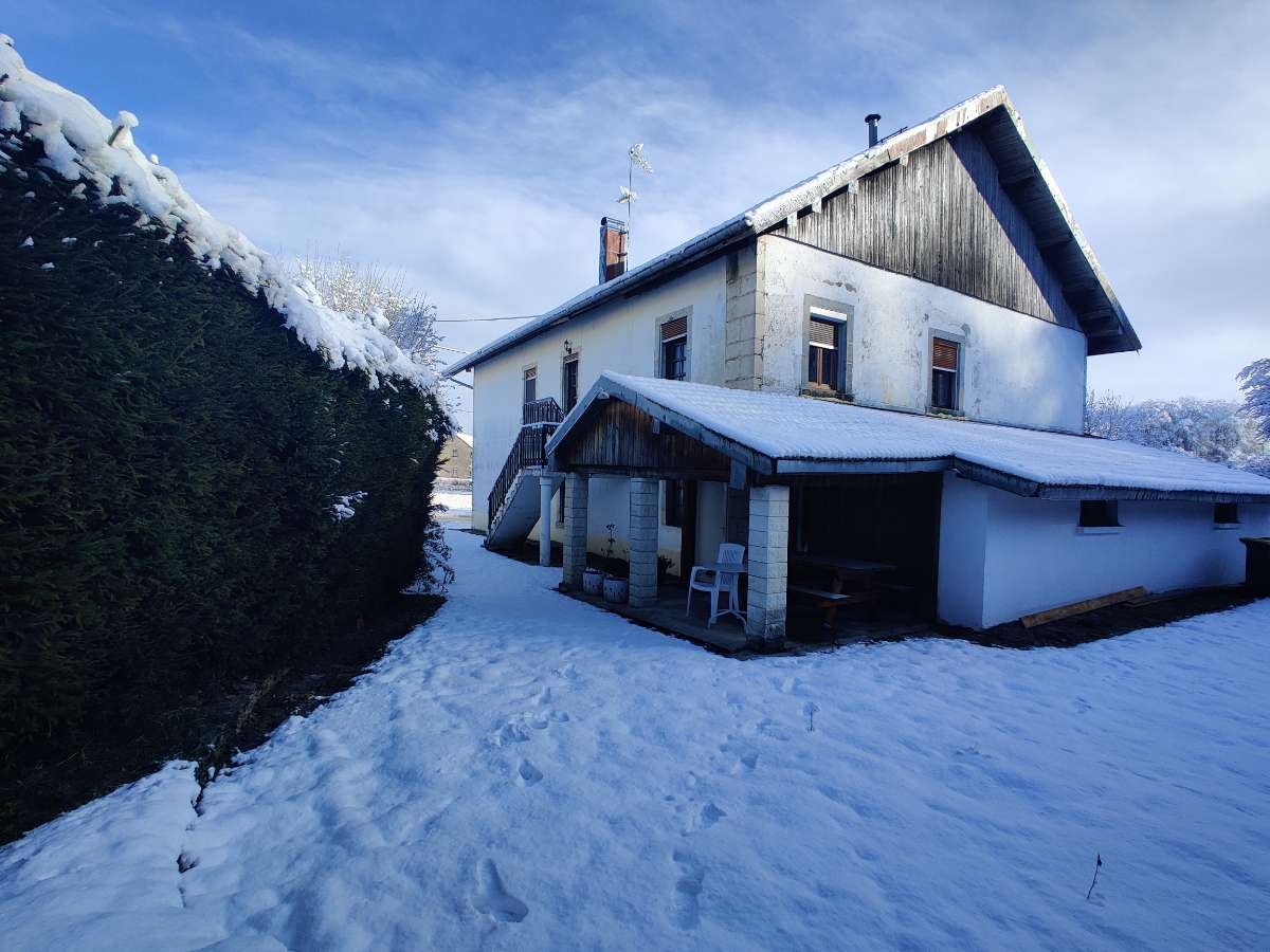 Villa Petrus de Longemaison enneigé